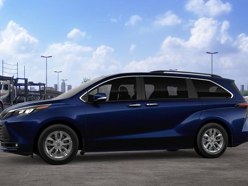 New 2026 Toyota Sienna XLE AWD/4WD image 3