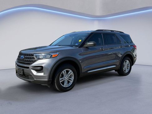 Used 2022 Ford Explorer XLT w/ Class IV Trailer Tow Package AWD/4WD image 7