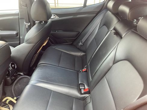 Used 2019 Kia Stinger GTS RWD image 13