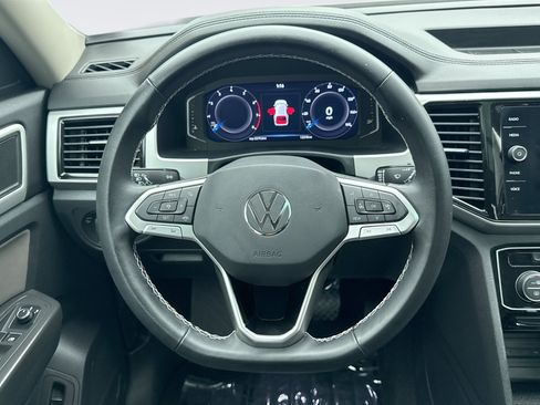 Used 2023 Volkswagen Atlas SE w/ Panoramic Sunroof Package AWD/4WD image 12