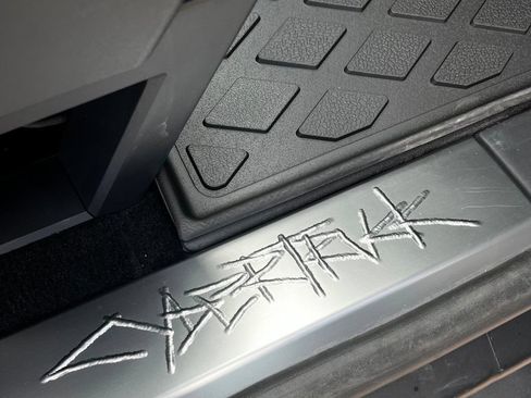 Used 2025 Tesla Cybertruck AWD Crew Cab image 31