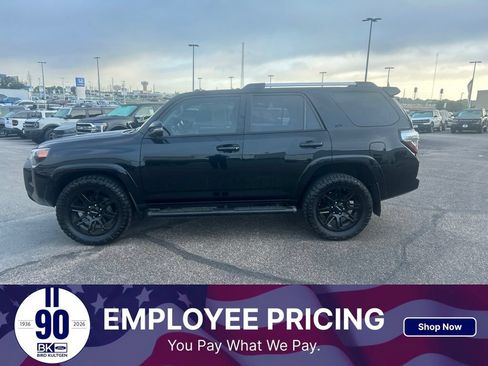 Used 2024 Toyota 4Runner SR5 Premium w/ Moonroof Package RWD image 1