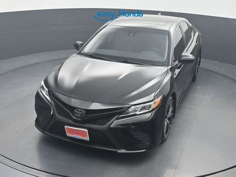Used 2020 Toyota Camry SE image 20