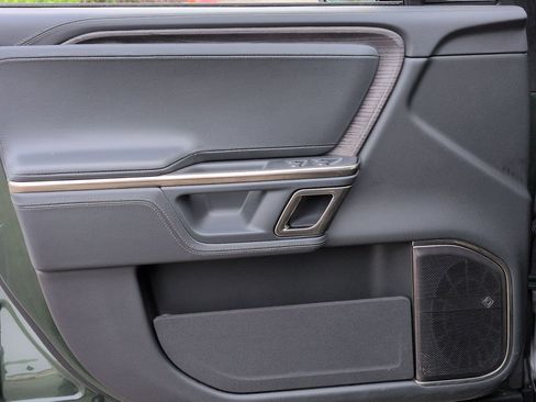 Used 2023 Rivian R1T Launch Edition image 14