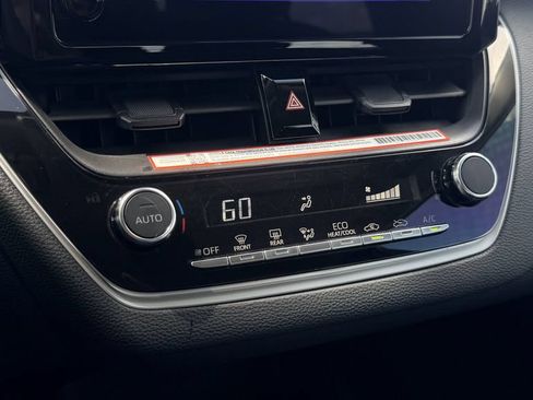 Used 2025 Toyota Corolla LE FWD image 17