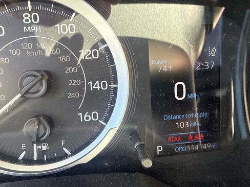 Used 2020 Toyota Corolla LE FWD image 2