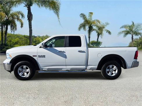 Used 2017 RAM 1500 Classic SLT image 2
