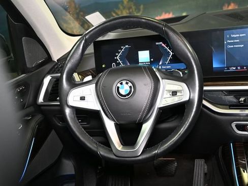 Used 2024 BMW X7 xDrive40i w/ Premium Package AWD/4WD image 84