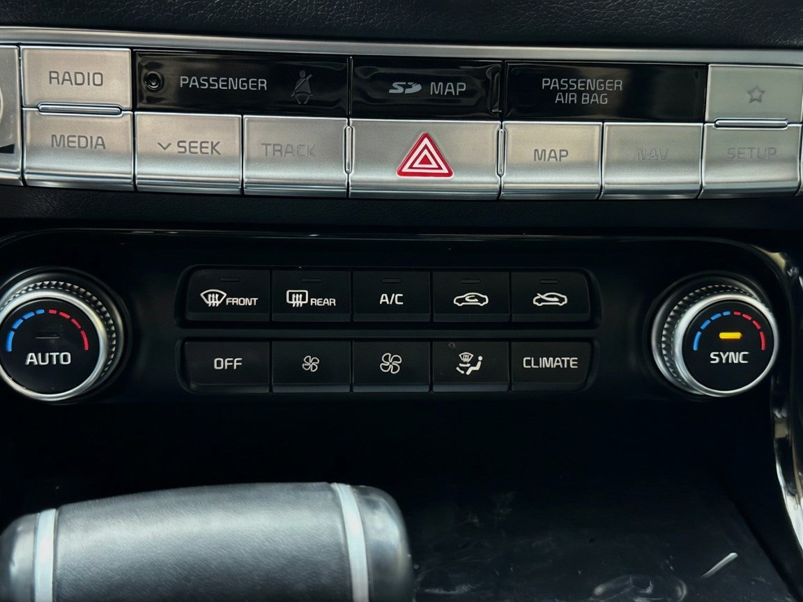 Used 2021 Kia Stinger GT-Line w/ Sun & Sound Package RWD image 12