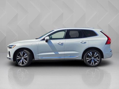 Certified 2023 Volvo XC60 T8 Plus AWD/4WD image 4
