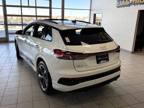 Used 2024 Audi Q4 e-tron Premium Plus w/ Premium Plus image 3