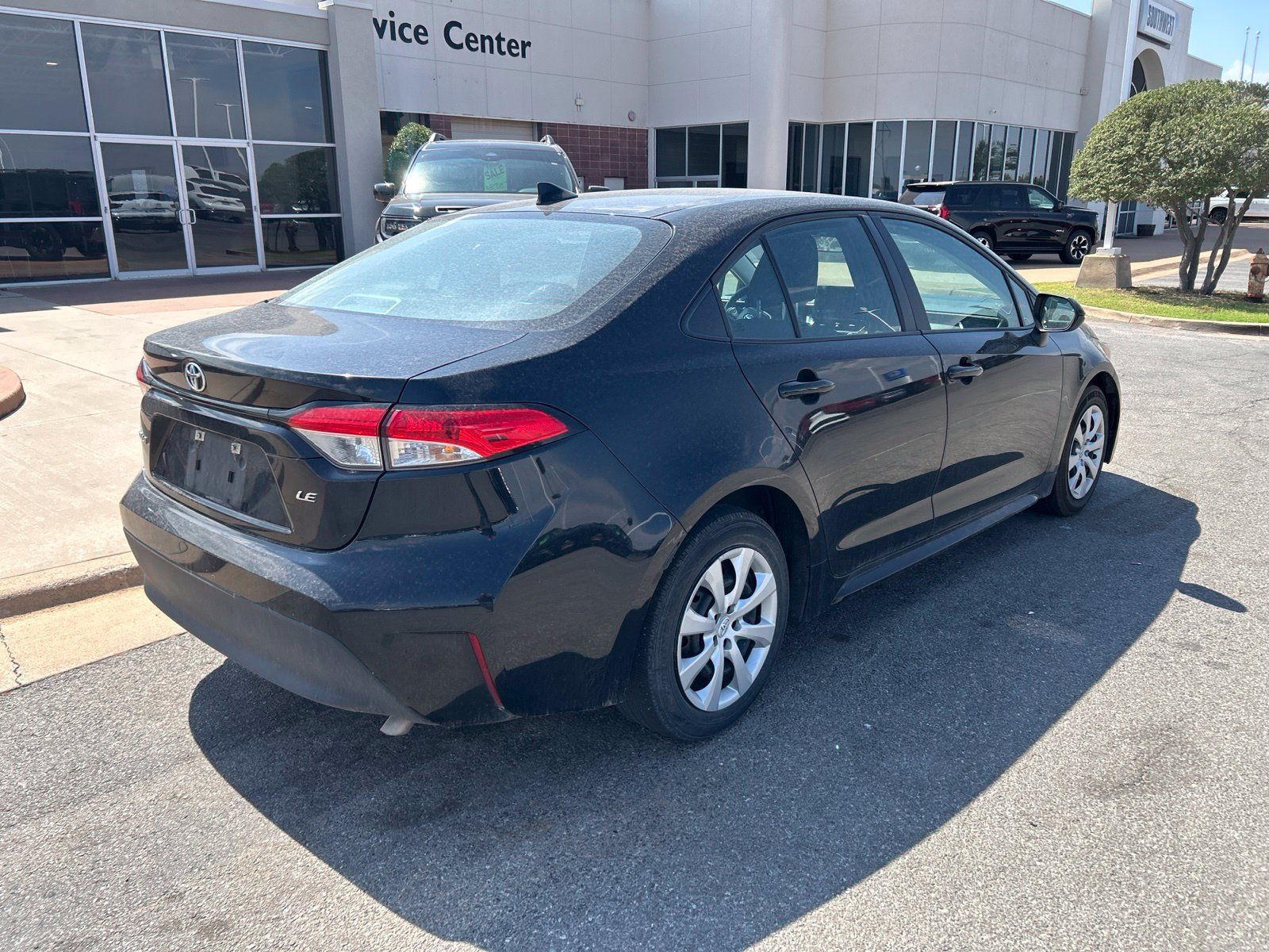 Used 2025 Toyota Corolla LE FWD image 5