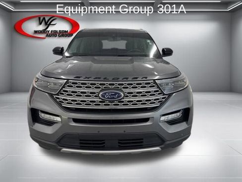 Used 2022 Ford Explorer Limited w/ Equipment Group 301A RWD image 2
