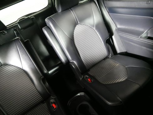 Used 2021 Toyota Highlander XSE image 14