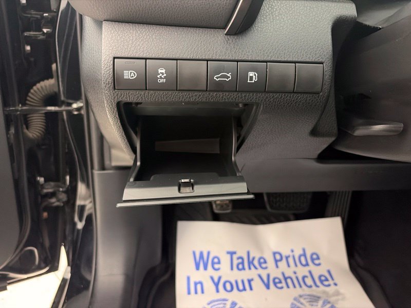 Used 2018 Toyota Camry SE w/ Moonroof Package FWD image 22