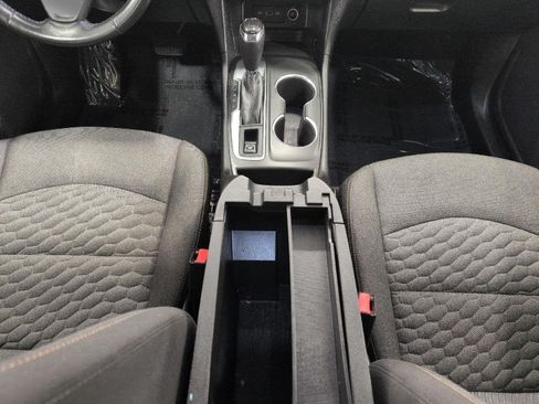 Used 2019 Chevrolet Equinox LT FWD image 17