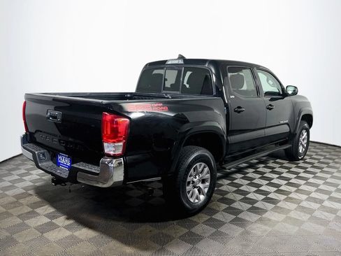 Used 2016 Toyota Tacoma SR5 RWD image 7