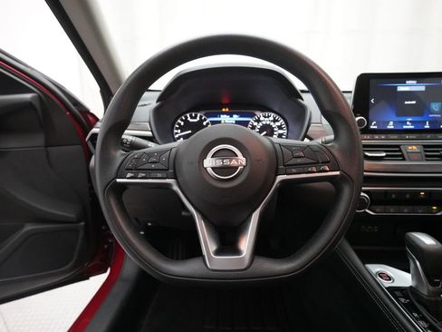 Certified 2023 Nissan Altima 2.5 SV image 4