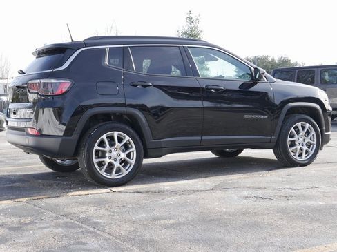 Used 2024 Jeep Compass Latitude image 6