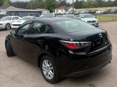 Used 2017 Toyota Yaris iA FWD image 25