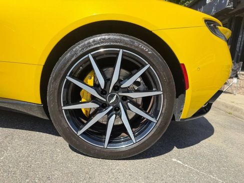 Used 2020 Aston Martin DB11 Coupe RWD image 31