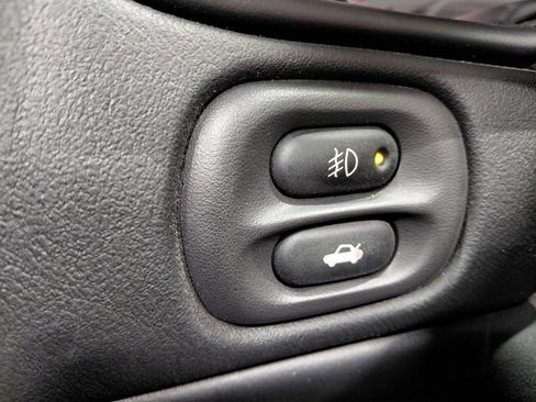 Used 2003 Chevrolet Corvette Convertible w/ Preferred Equipment Group1 image 40