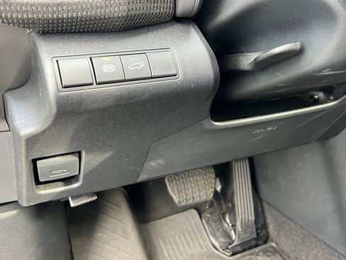 Used 2025 Toyota bZ4X AWD w/ Weather Package image 31