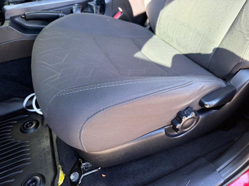 Used 2018 Toyota Tacoma TRD Sport AWD/4WD image 17