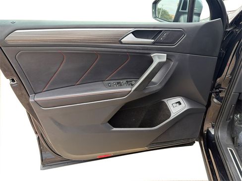 Used 2024 Volkswagen Tiguan Wolfsburg Edition image 18