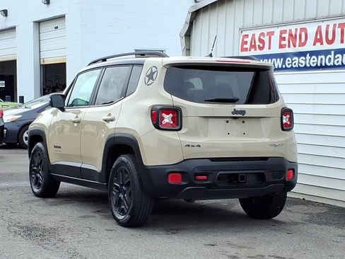 Used 2017 Jeep Renegade Trailhawk AWD/4WD image 3