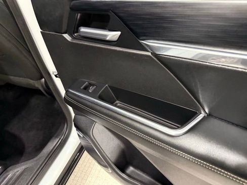 Used 2025 GMC Acadia Elevation image 25