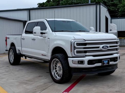 Used 2026 Ford F250 Platinum w/ Platinum Plus Package AWD/4WD image 3