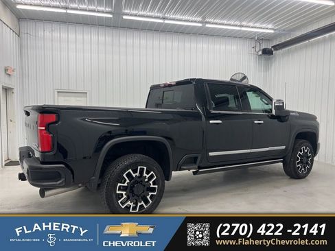 Used 2025 Chevrolet Silverado 2500 High Country w/ High Country Premium Package image 2