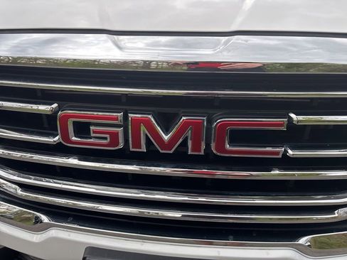 Used 2023 GMC Terrain SLT FWD image 13