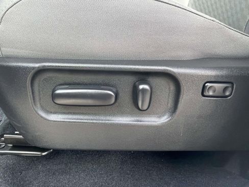 Used 2023 Toyota Tacoma SR5 w/ Technology Package image 16