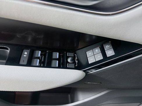 Used 2026 Land Rover Range Rover Velar Dynamic SE image 20