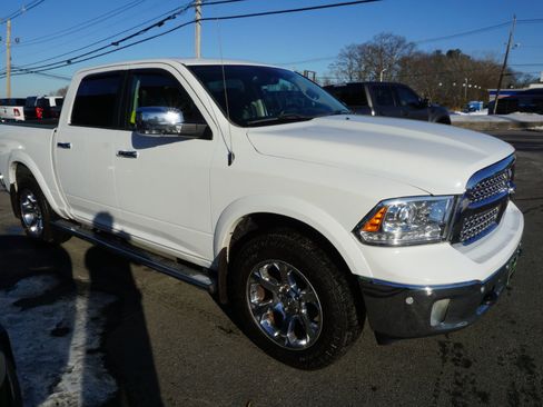 Used 2017 RAM 1500 Laramie w/ Convenience Group image 4