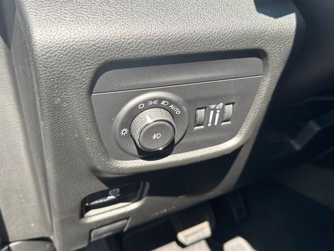 Used 2025 Jeep Grand Cherokee Limited AWD/4WD image 34