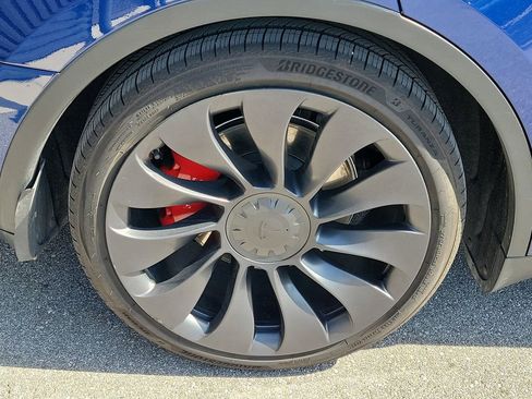 Used 2022 Tesla Model Y Performance AWD/4WD image 14