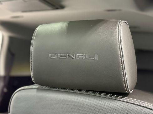 Used 2017 GMC Yukon Denali w/ Open Road Package image 13