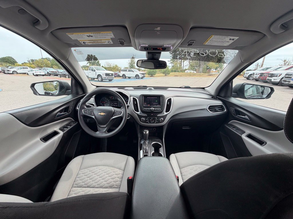 Used 2021 Chevrolet Equinox LS FWD image 16
