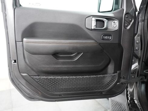 Used 2025 Jeep Wrangler Unlimited Sahara AWD/4WD image 21
