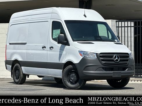 New 2025 Mercedes-Benz Sprinter 2500 image 1