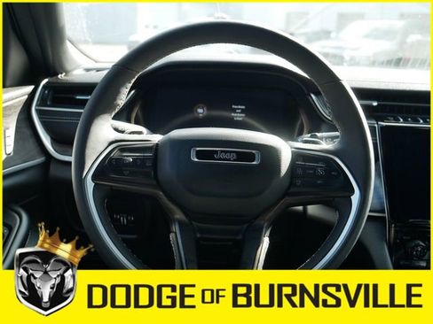 Used 2025 Jeep Grand Cherokee L Limited w/ Black Appearance Package image 17