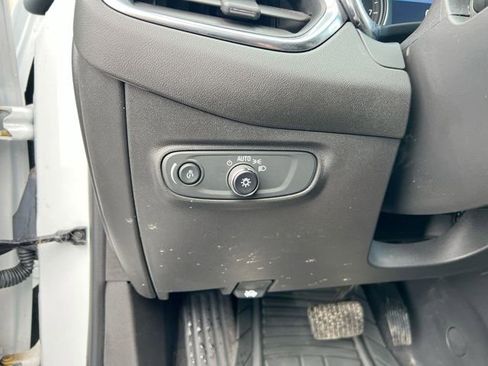 Used 2024 Chevrolet Equinox LT AWD/4WD image 17
