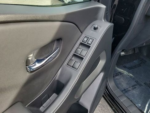 Used 2024 Nissan Frontier SL w/ Technology Package image 9