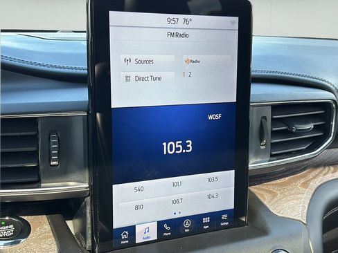Used 2020 Ford Explorer Platinum w/ Premium Technology Package AWD/4WD image 26