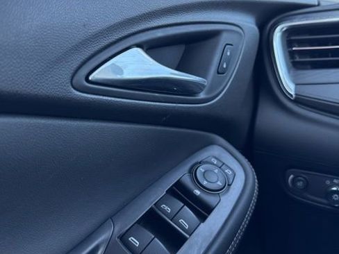 Certified 2024 Buick Encore GX Preferred FWD image 25
