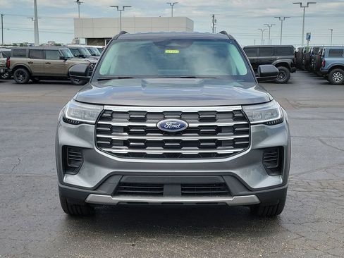 New 2026 Ford Explorer Active AWD/4WD image 2
