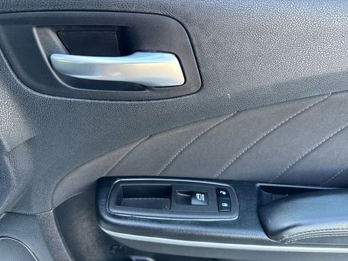 Used 2022 Dodge Charger SXT RWD image 18